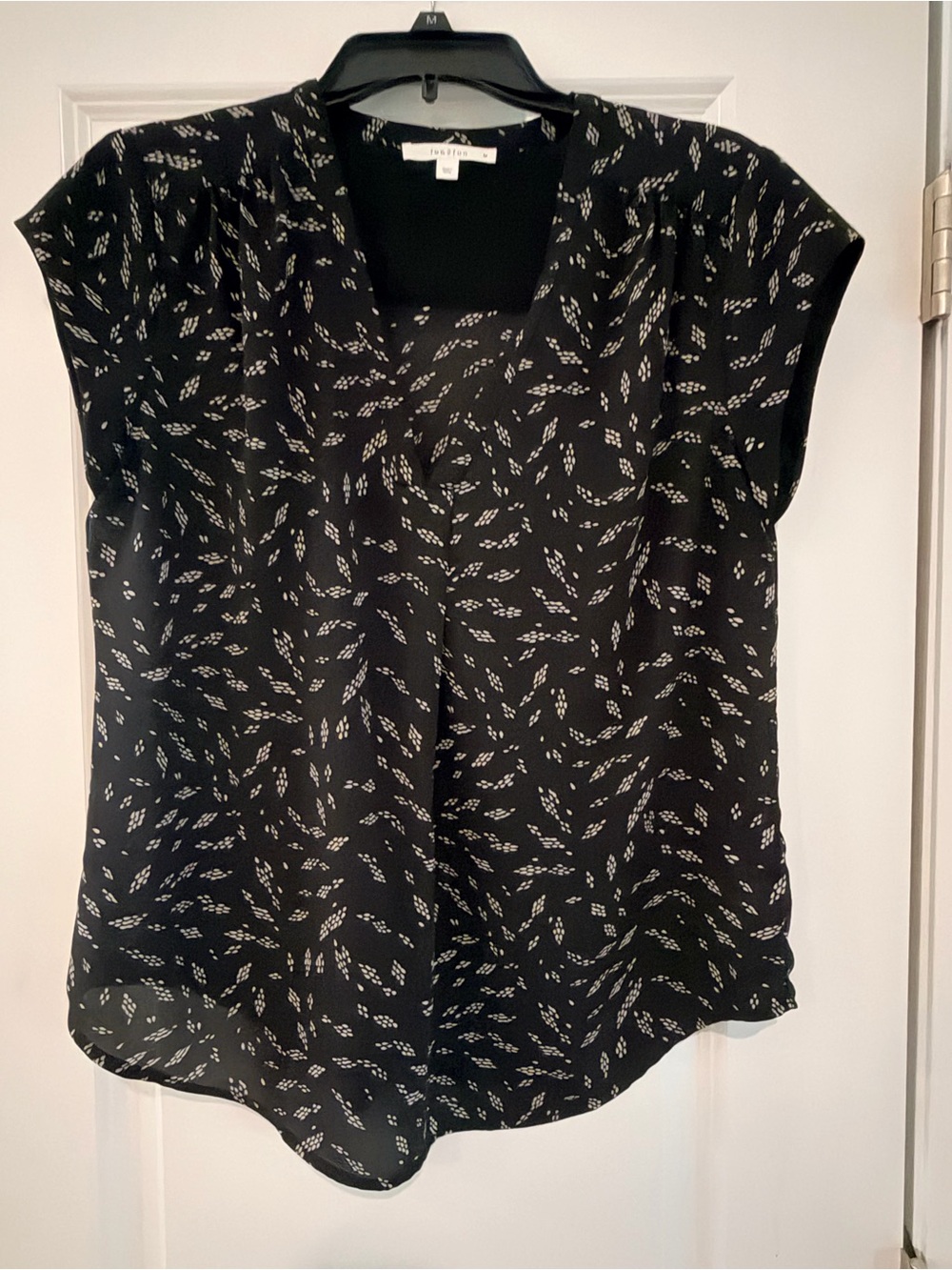 fun 2 fun Black and White Short-Sleeve Patterned Blouse
